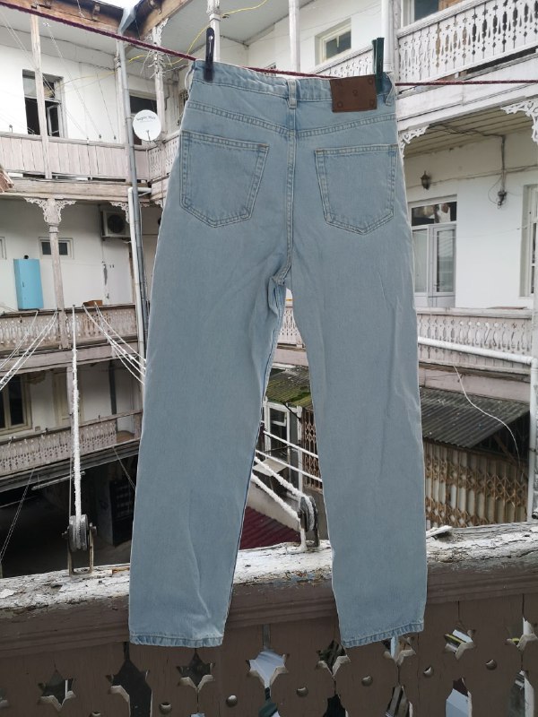 Голубые джинсы 2mood, Белые джинсы Asos Design