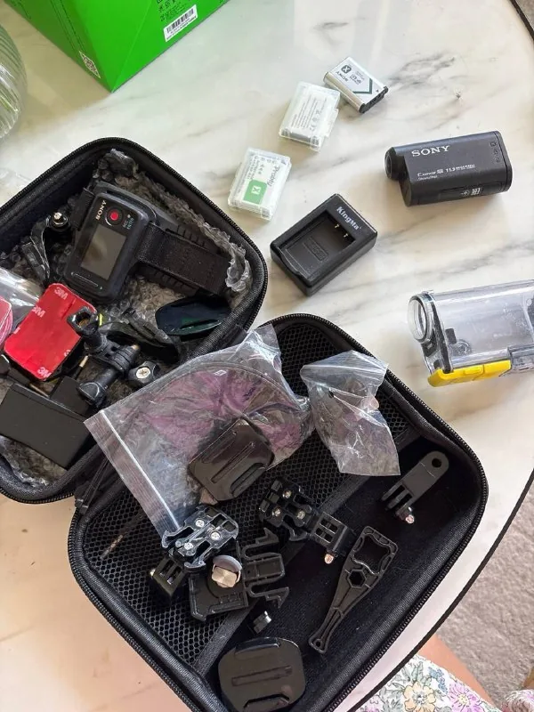 Кейс с креплениями и аккумуляторами для Sony HDR-AS30V 1