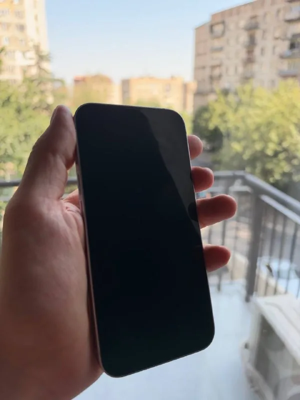 iPhone 14 128 ГБ 1