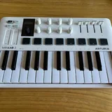 MIDI-клавиатура Arturia MiniLab MK3, механическая клавиатура Keychron K2 1
