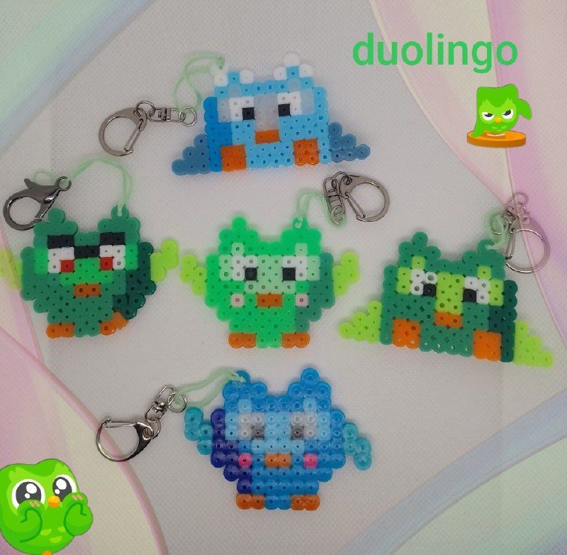 Брелоки из термомозайки серия Duolingo