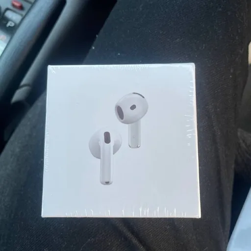 AirPods 4, AirPods 3, USB-C кабель, блок