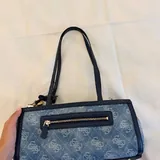 Guess Shoulder Bag 3