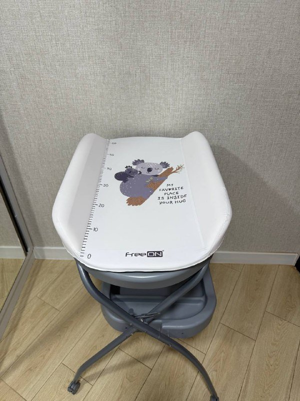 Пеленальный стол и ванночка с горкой Lionelo