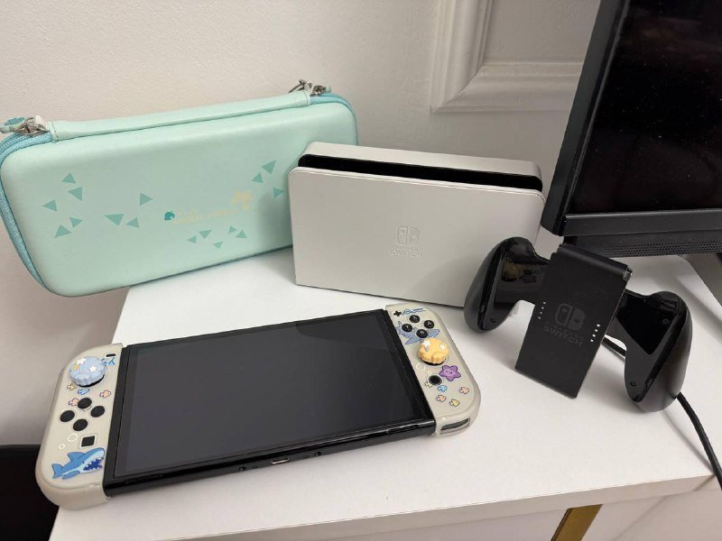 Nintendo Switch OLED 2023, чехол