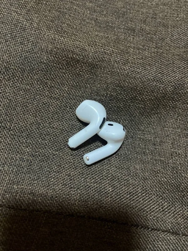 Наушники AirPods 4 без кейса