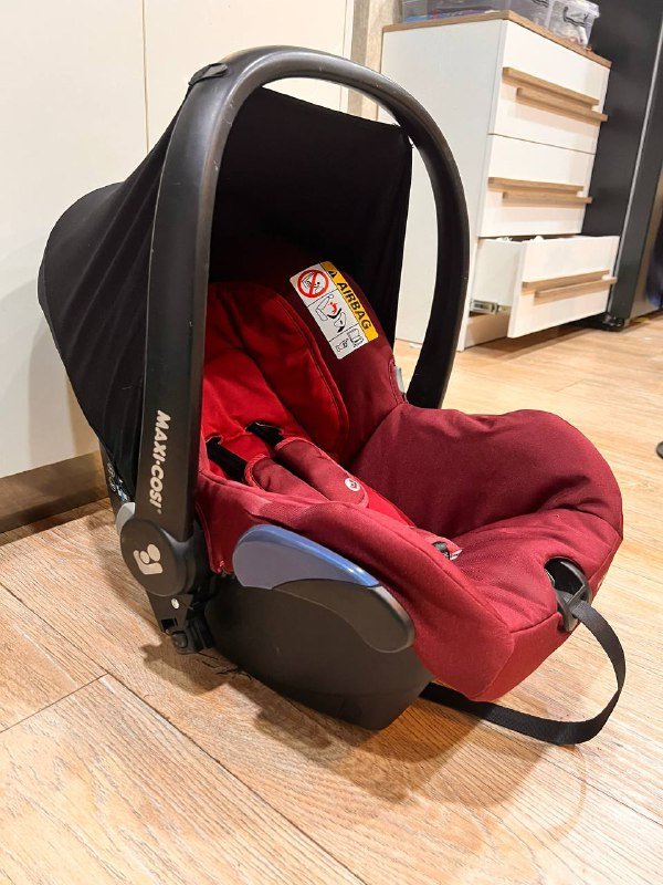 Детское кресло Maxi Cosi 0+ 3