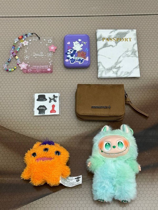 Кошелек, сумка, чехлы на iPhone 16 Pro Max, брелок, чехол на паспорт, наклейки, игрушки