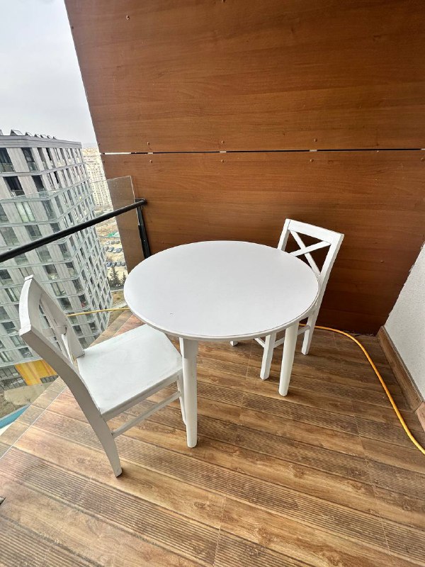 Стол с 2 стульями 2