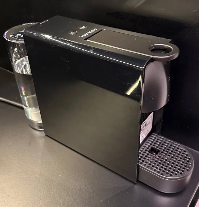 Капсульная кофемашина Nespresso Essenza Mini 1