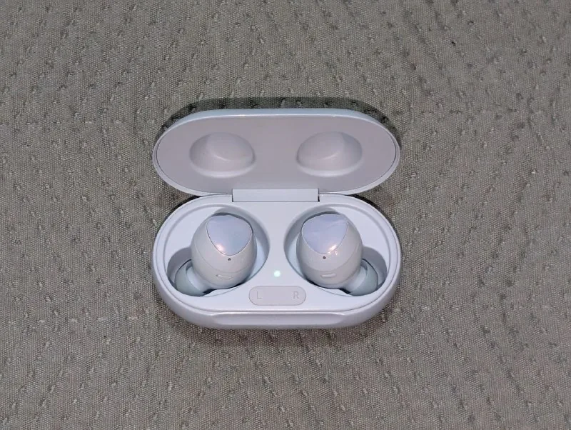 Samsung Galaxy Bud SM-R175, HONOR Earbuds 2 lite, Sony YY2957 1