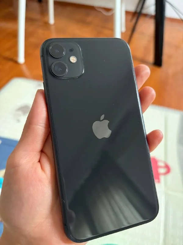 iPhone 11 64 ГБ 1