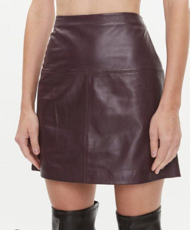 Книги, консилер, сухой шампунь, зубная паста, кожаная юбка, термокружка, двубортный пиджак, кейп, очки 7