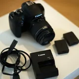 Canon EOS 1300D body and 18-55mm zoom kit lens 3