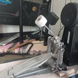 Электронные барабаны Yamaha, педаль Tama, барабанный стул Millenium 3