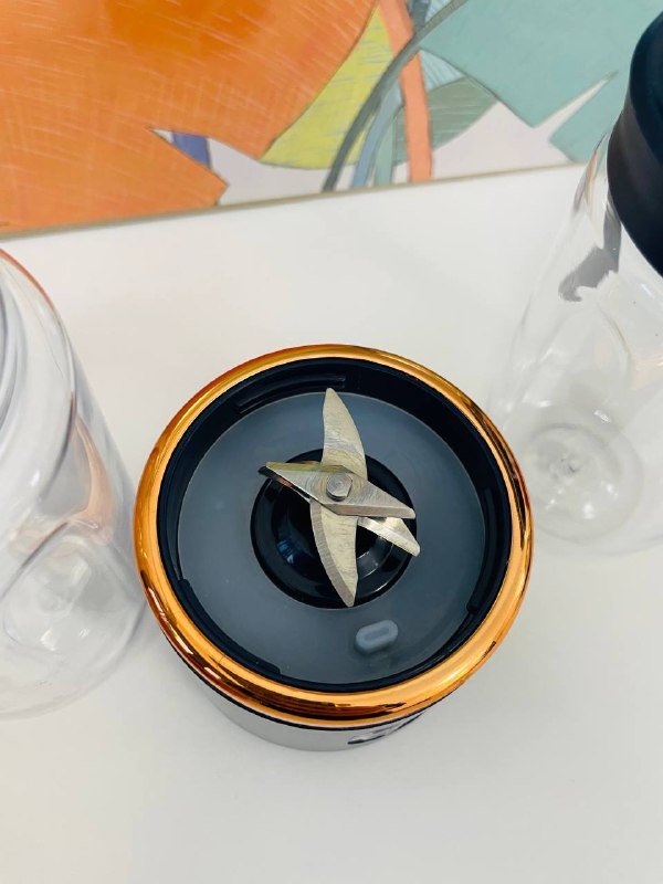 Портативный блендер для смузи и милкшейков 3