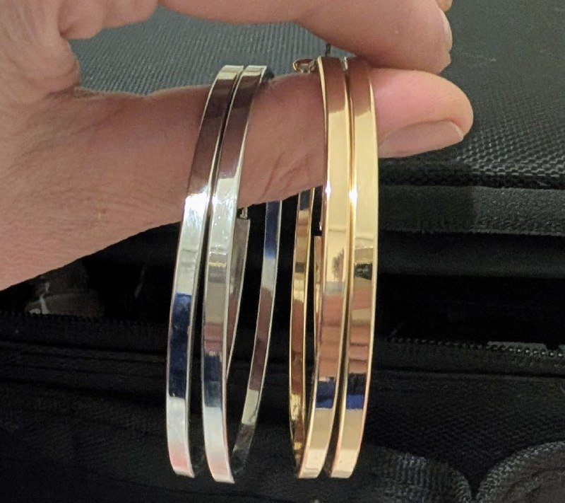 Серьги-кольца две пары разные цвета большие 6,5 см