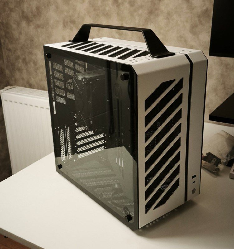 Монитор Dell 23,8 p2418hzm, Наушники Razer BlackShark V2 X, Блок питания Thermaltake 750W, Видеокарта MSI Nvidia GTX 1060, Системный блок Mechanic master C34, Процессор i7700k с платой и кулером 6