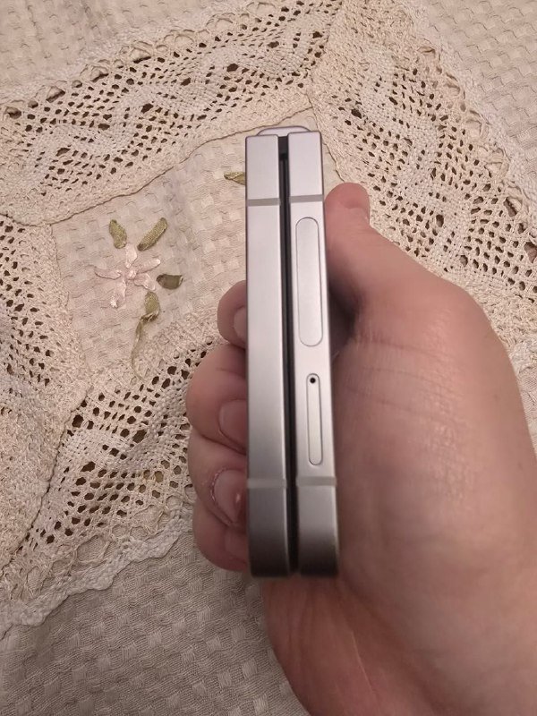 Samsung galaxy zflip6 12/512GB 4