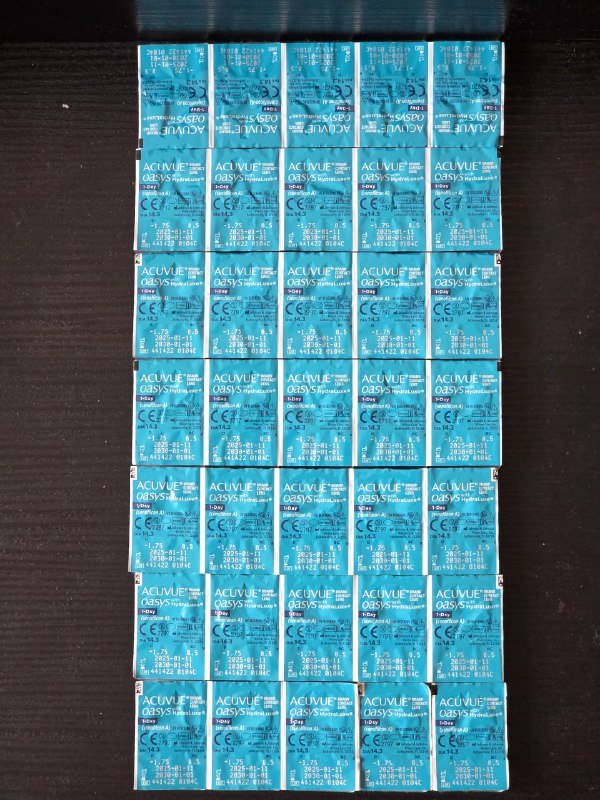 Бритва, зарядка AA AAA, джинсы Calvin Klein, линзы ACUVUE