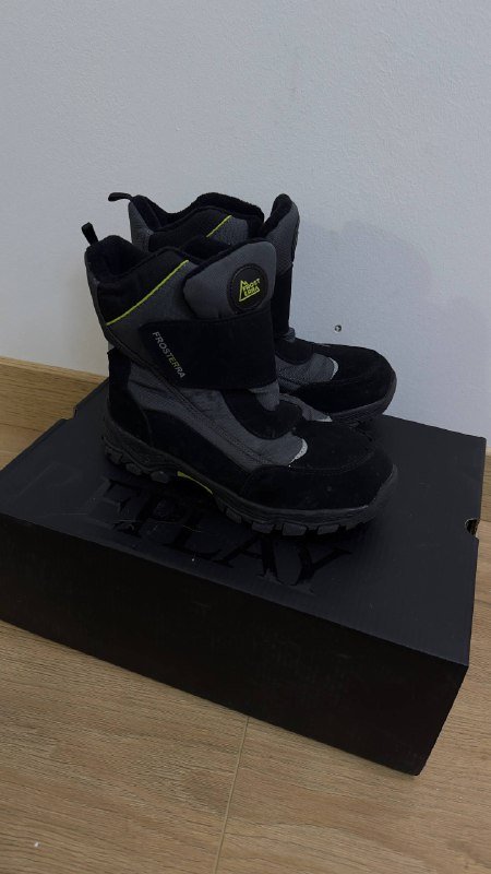 Детские тёплые ботинки размер 34