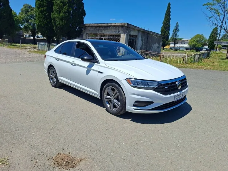 Volkswagen Jetta R-Line 1
