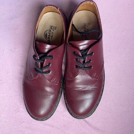 Вишневые ботинки Dr Martens