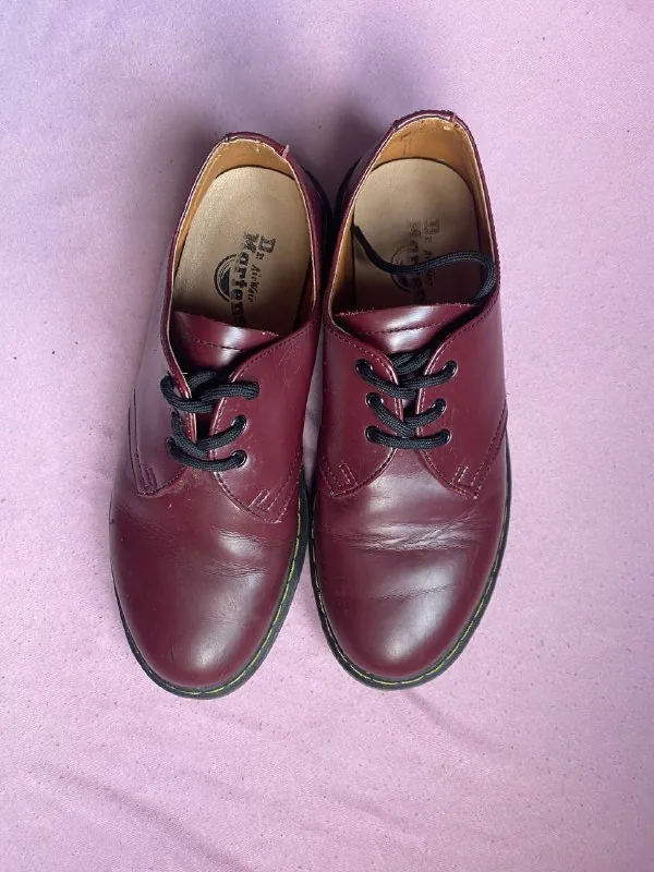 Вишневые ботинки Dr Martens 1