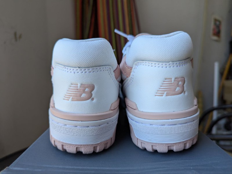 Женские кроссовки New Balance 550 4