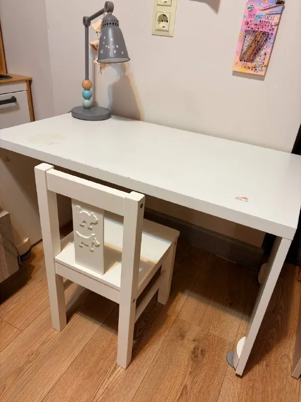 IKEA стол и стульчик 1