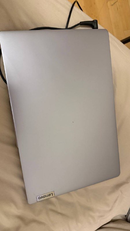 Практически новый ноутбук с оригинальной зарядкой 1