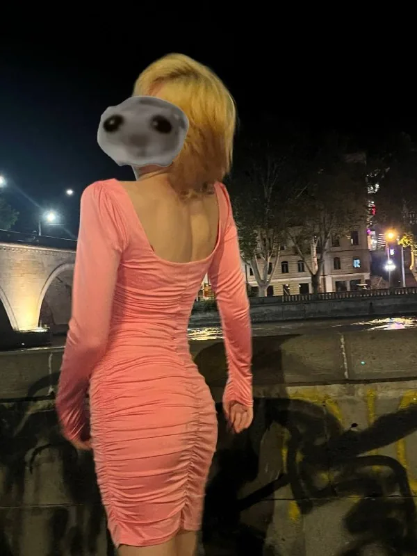 Розовое женское платье 1