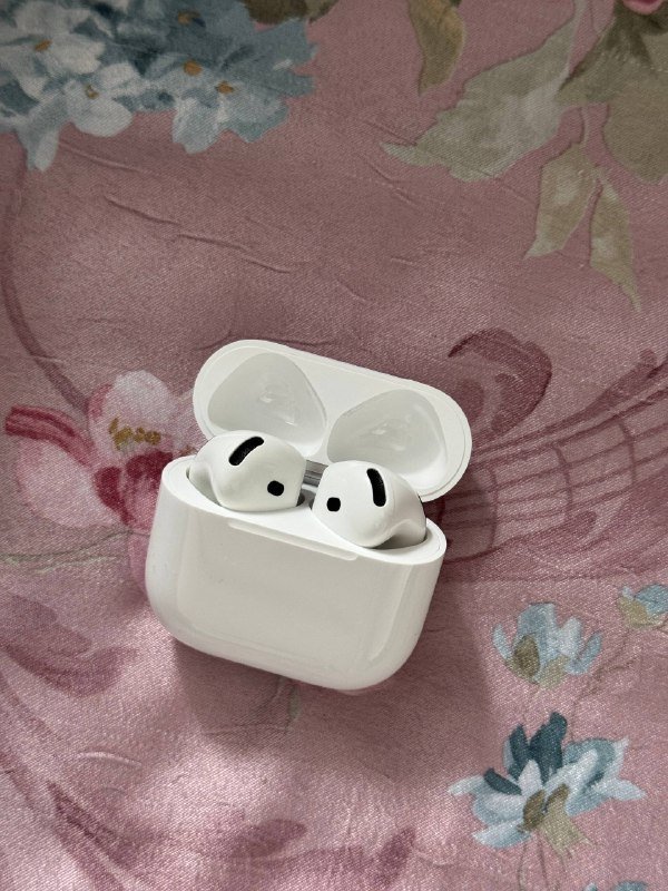 Наушники AirPods 4 новые 2
