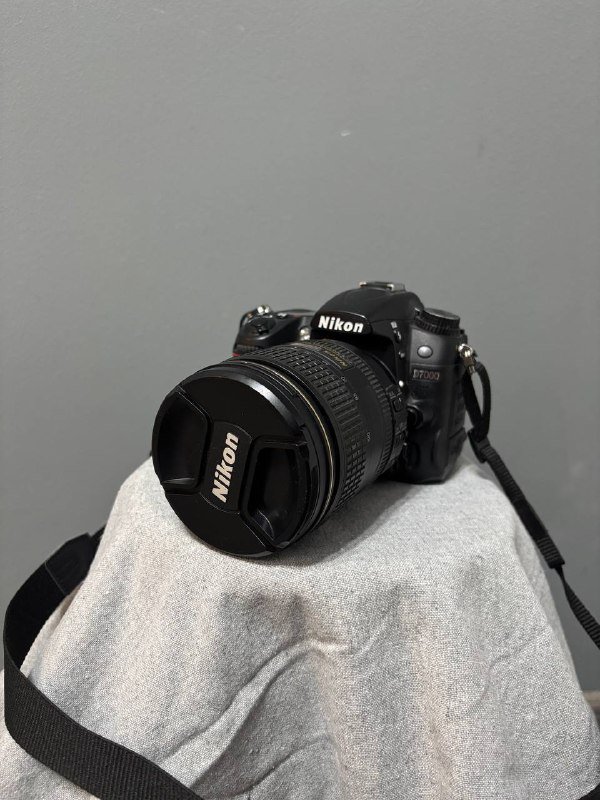 Nikon D7000, объектив Nikkor 24–120mm VR, аксессуары