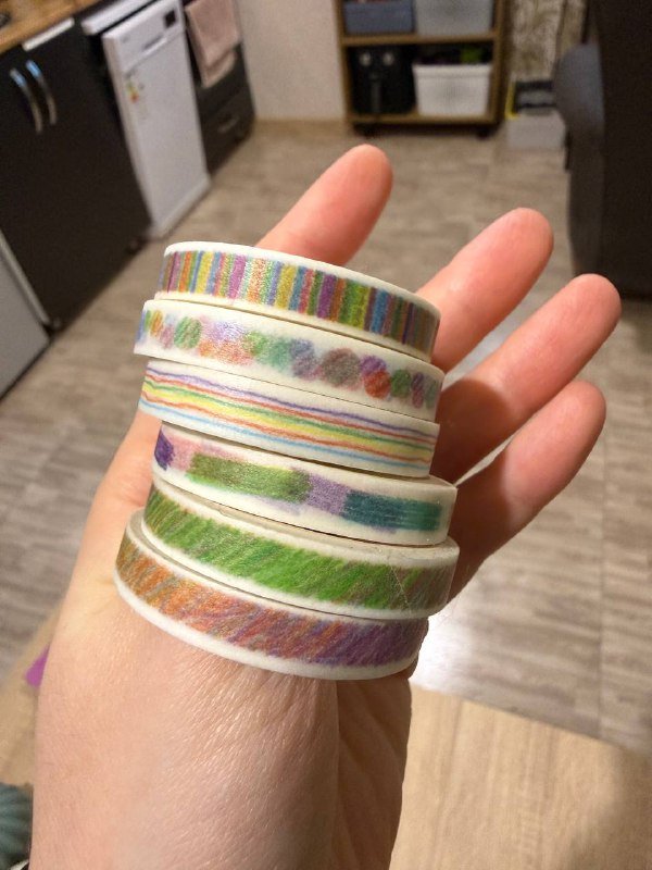 Акриловые краски, гуашь, кисти, карандаши, ленты, блокноты 5