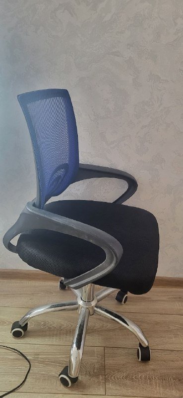 Офисное компьютерное кресло
