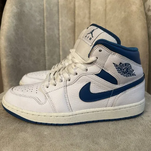 Jordan 1 High, Jordan 5 Off White, лоферы Loro Piana, Nike Air Max 95, пальто Burberry