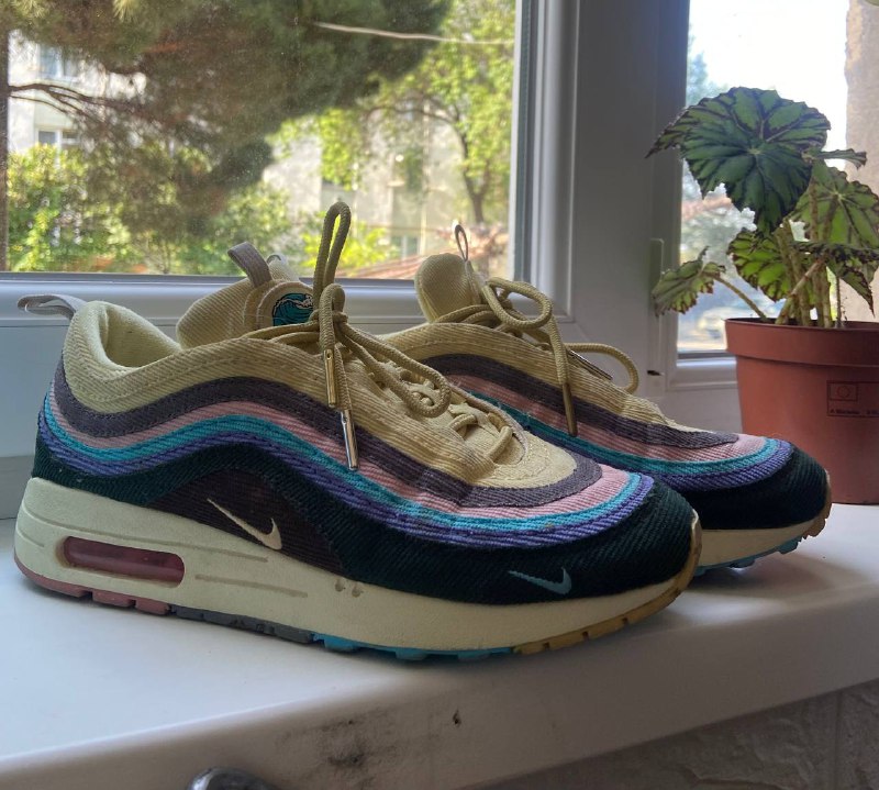 Nike shoes size 40 2