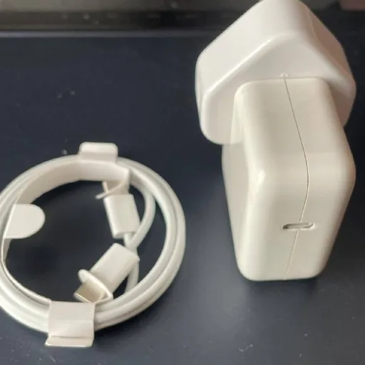 Apple 30W зарядное устройство, USB C кабель
