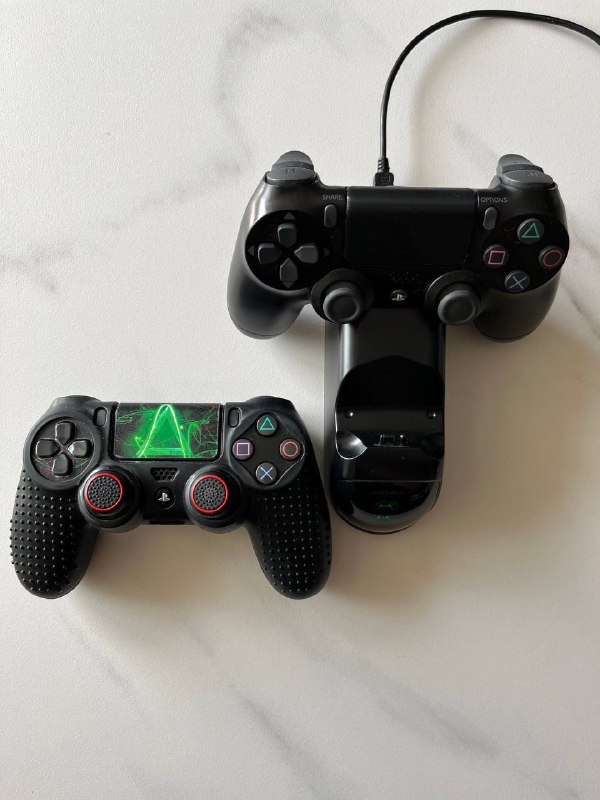 Sony Playstation 4 Slim 500 ГБ с аксессуарами и играми 5