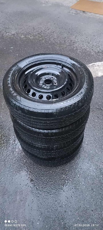 Шины 215/60/17 мультисезонные, комплект с дисками