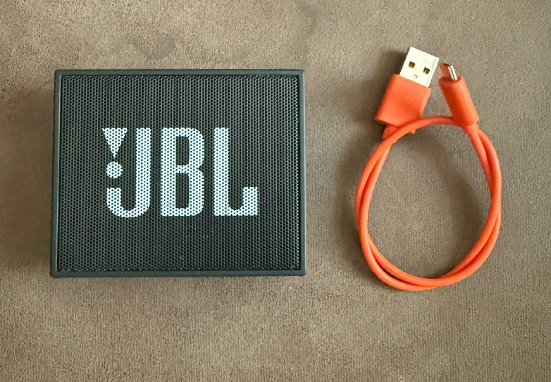 Портативная Bluetooth колонка JBL GO первого поколения