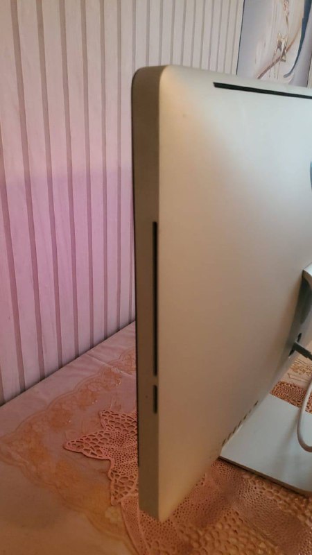 Apple iMac 2010 года 4