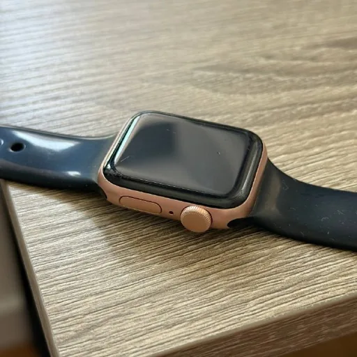 Apple Watch SE первого поколения 40 мм