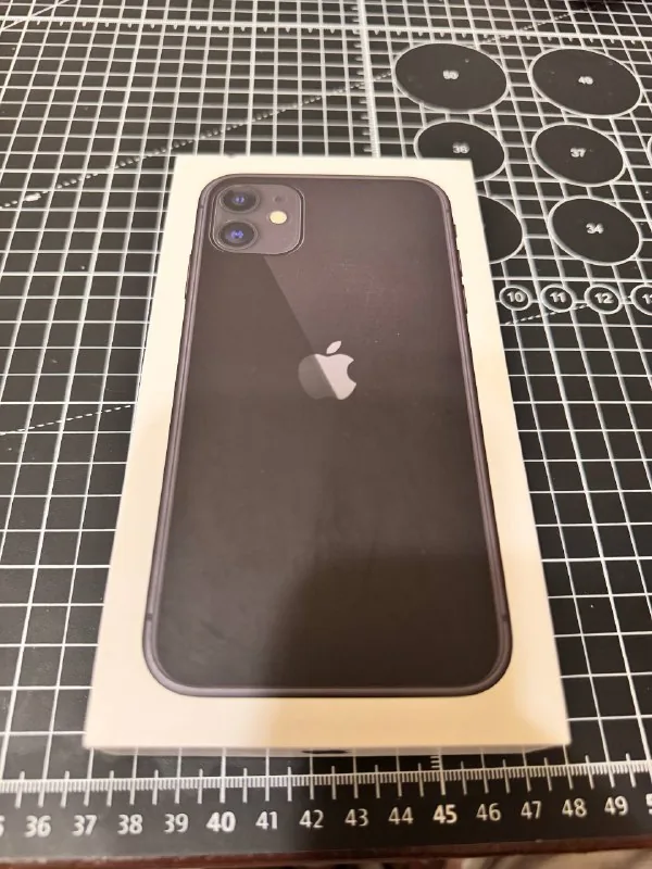 iPhone 11 64GB Black 1