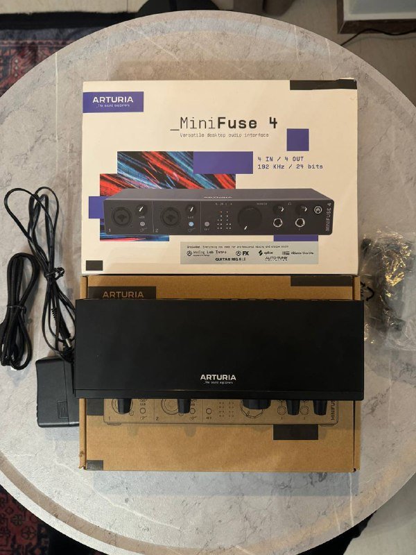 Аудиоинтерфейс Arturia Minifuse 4 2