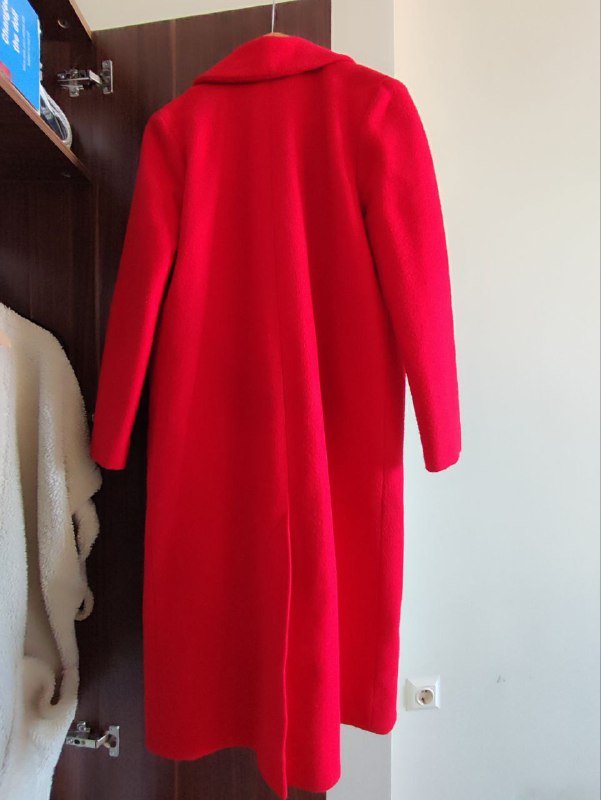 Пальто красное тёплое, Пальто чёрное кашемировое, Куртка кожаная 2