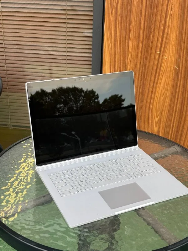 Microsoft Surface Book 2 1