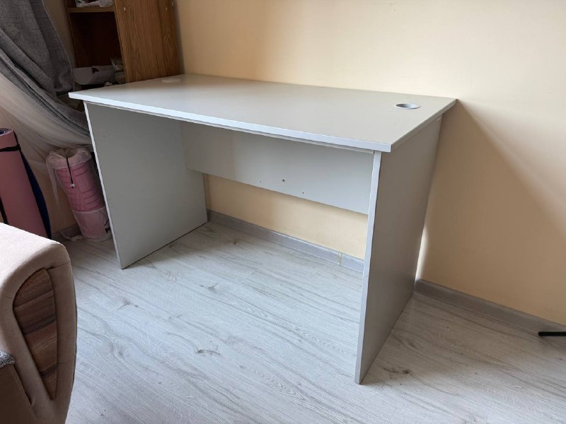 Стол 120x60 см, высота 75 см