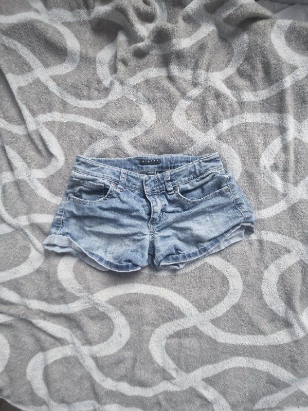 Куртка черная, кофты, джинсы, штаны, жилетка, обувь, шорты, юбка 7